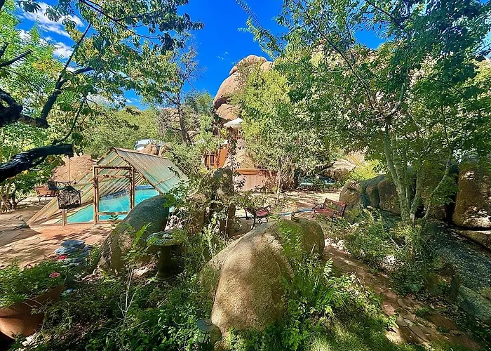 Dom wakacyjny Rejuvenating Tree House Getaway With Pool Access In Prescott, Arizona
